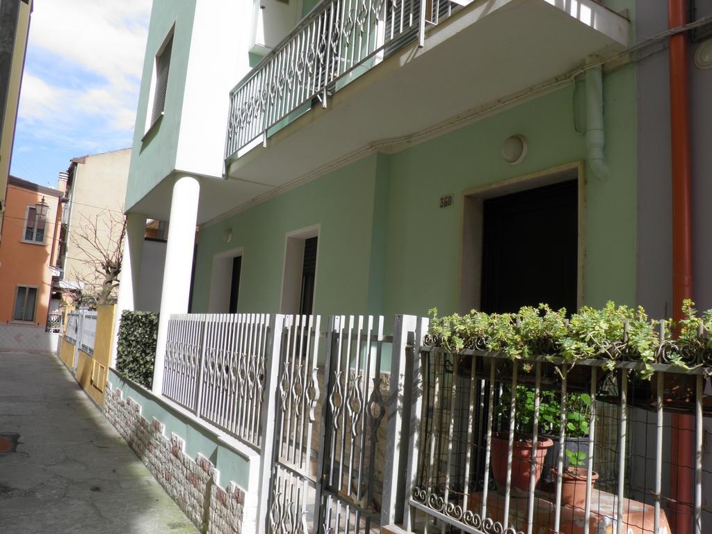 Appartamenti Sottomarina Carla Δωμάτιο φωτογραφία
